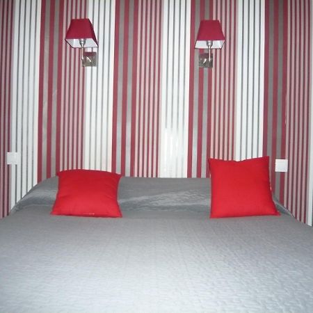 בלואה Hotel - Restaurant Saint Jacques מראה חיצוני תמונה