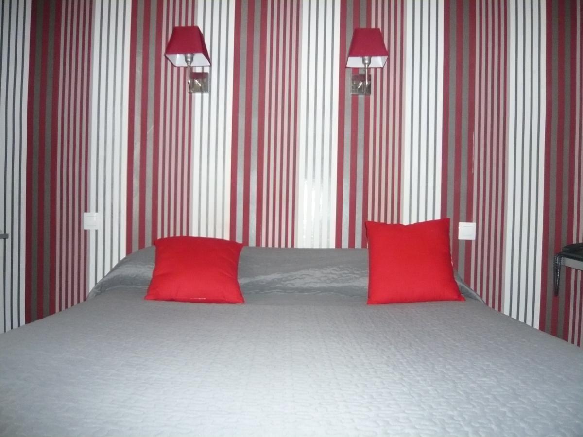 בלואה Hotel - Restaurant Saint Jacques מראה חיצוני תמונה