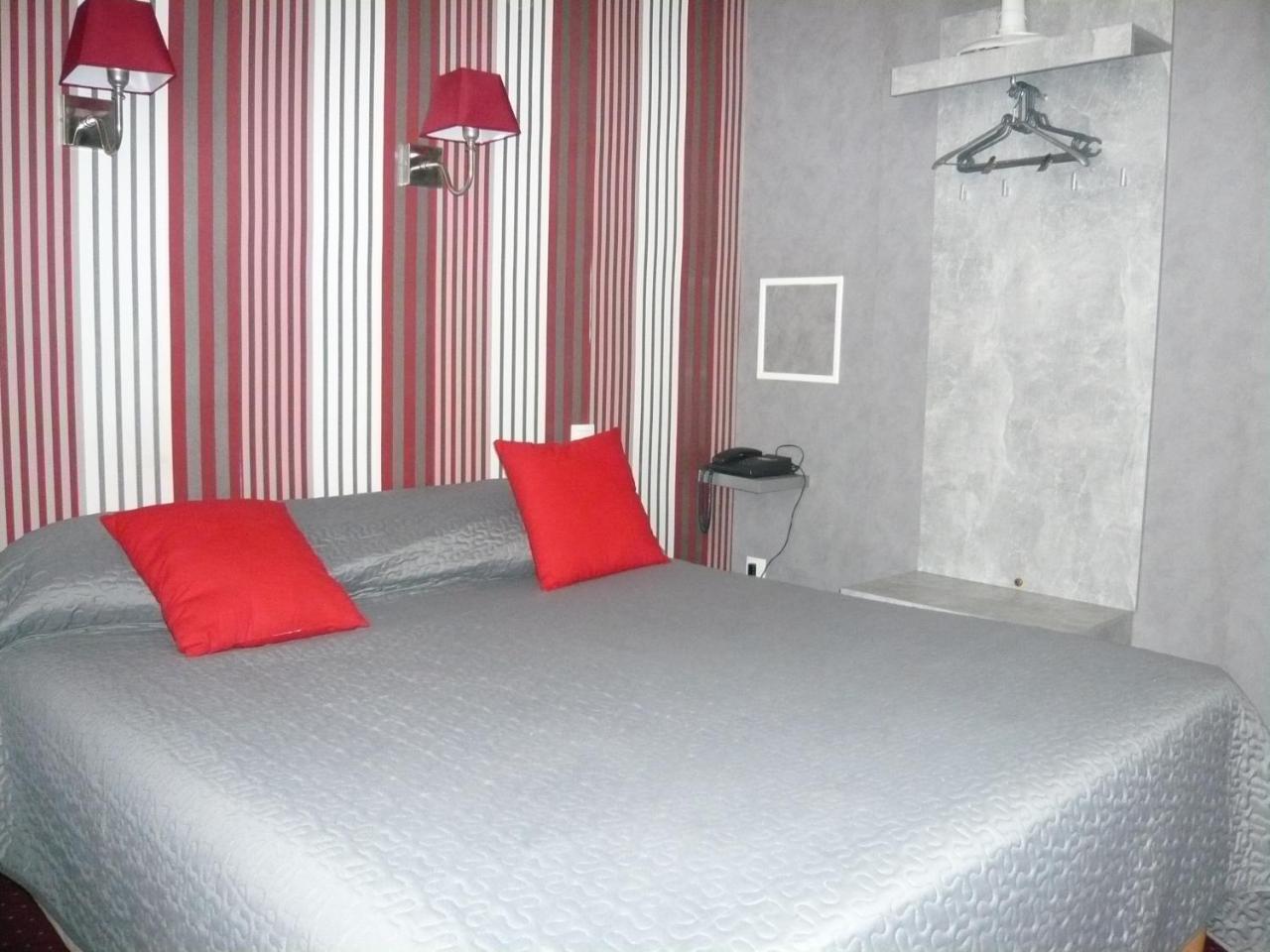 בלואה Hotel - Restaurant Saint Jacques מראה חיצוני תמונה